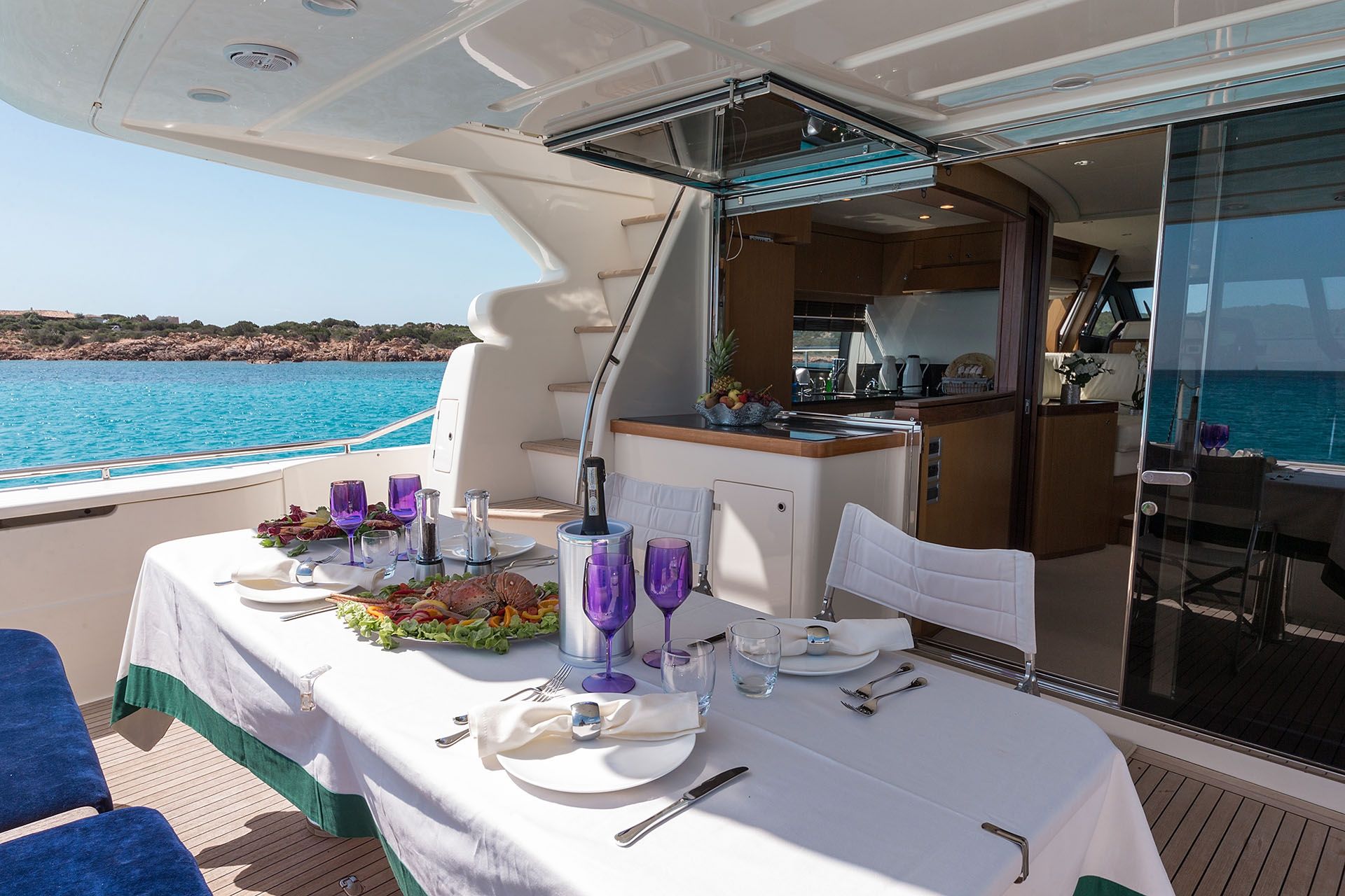 D`ARTAGNAN Ferretti 630 Luxury Motoryacht Al Fresco Dining