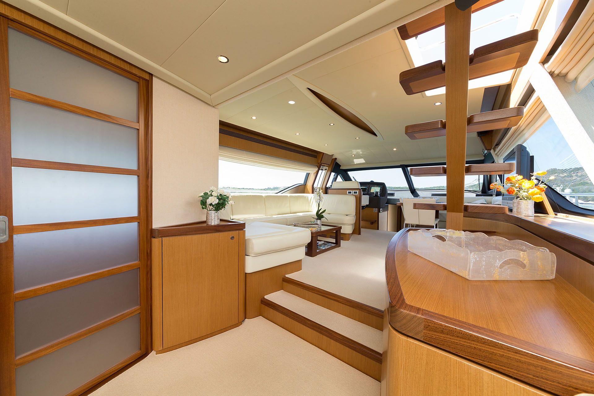 D`ARTAGNAN Ferretti 630 Luxury Motoryacht Saloon