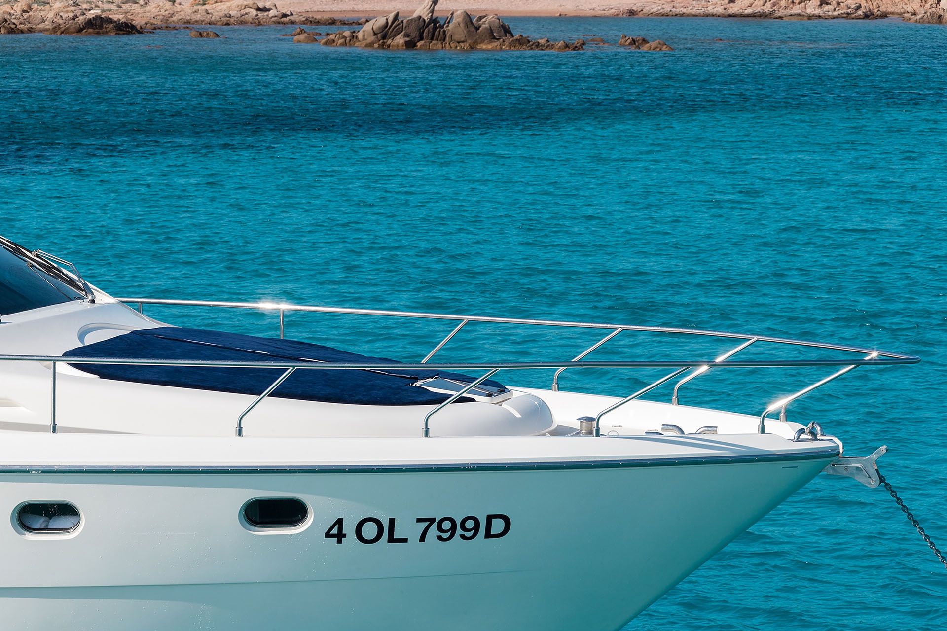 D`ARTAGNAN Ferretti 630 Luxury Motoryacht Bow