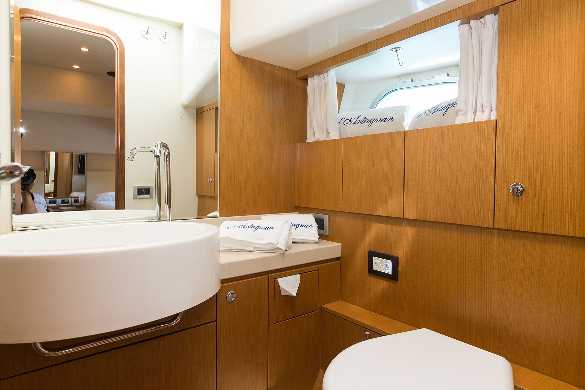 D`ARTAGNAN Ferretti 630 Luxury Motoryacht Bathroom