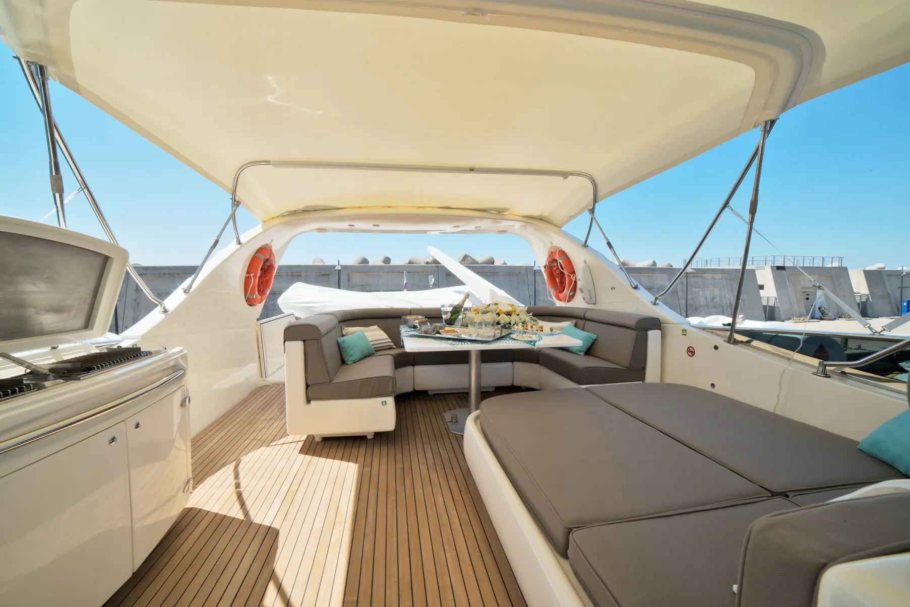 D`ARISTOTELIS Canados 24m Flybridge