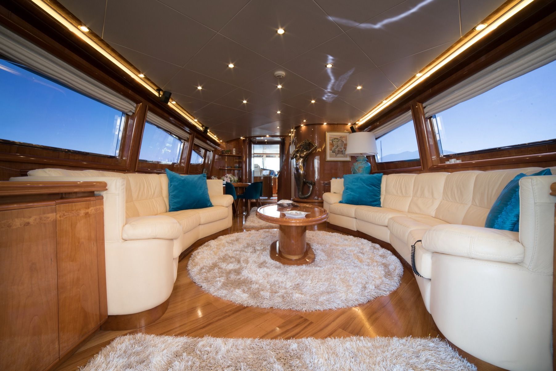 D`ARISTOTELIS Canados 24m Saloon