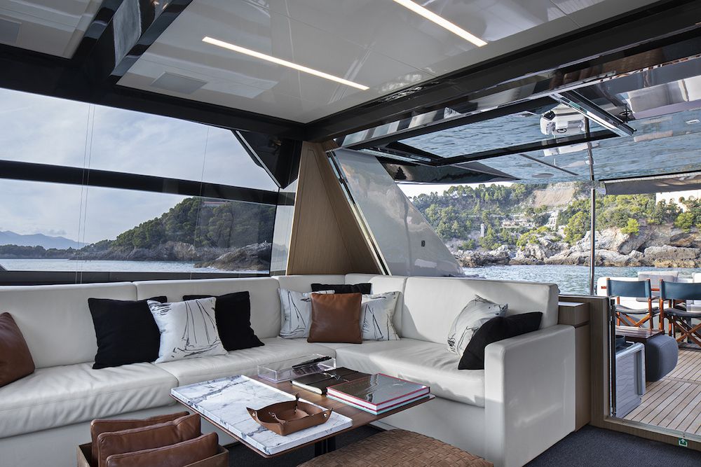 DEMA Riva 76 Saloon