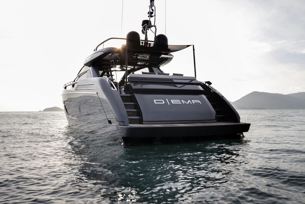 DEMA Riva 76 Stern