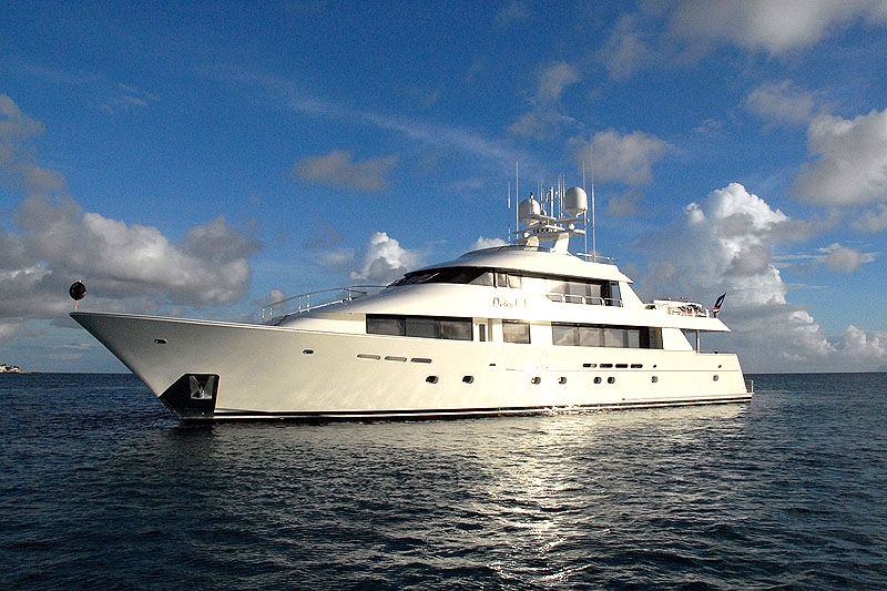 Luxury Crewed Motor Yacht DONA LOLA Westport 130 5 Cabins St