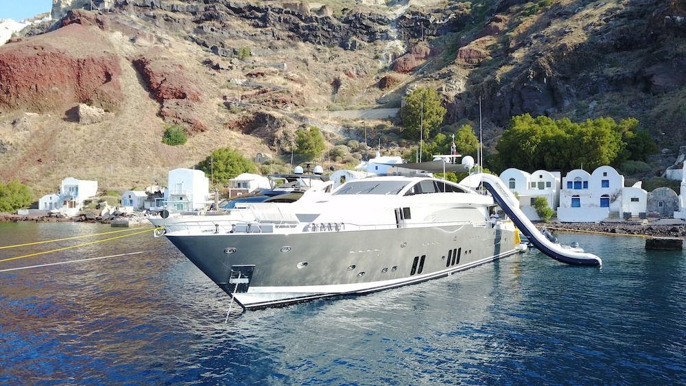 DRAGON Motor Yacht Slide