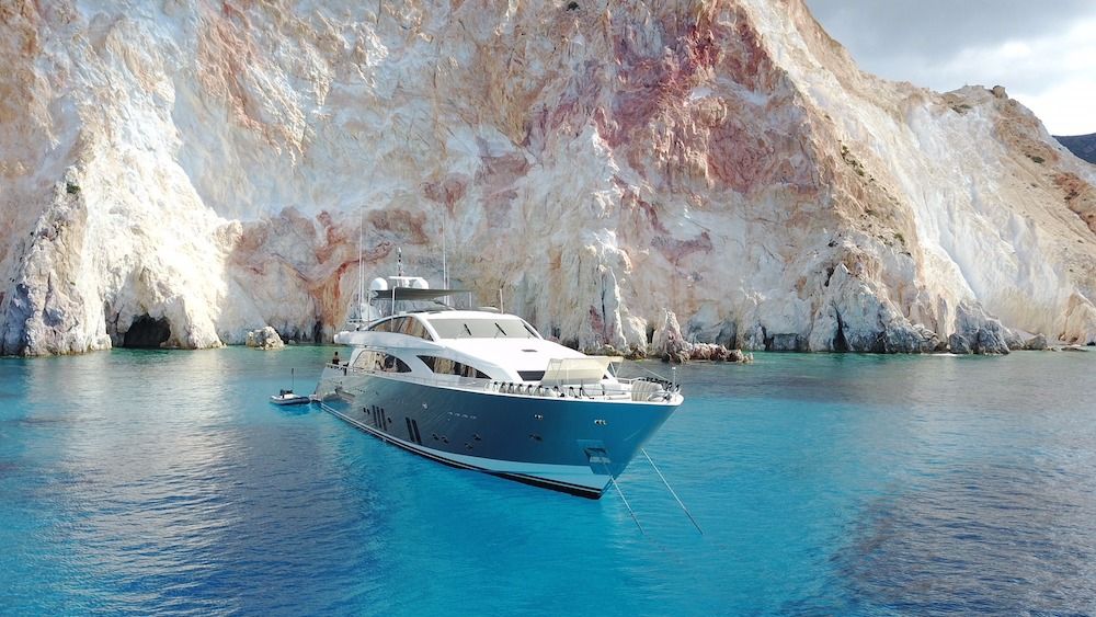 DRAGON Motor Yacht Cyclades