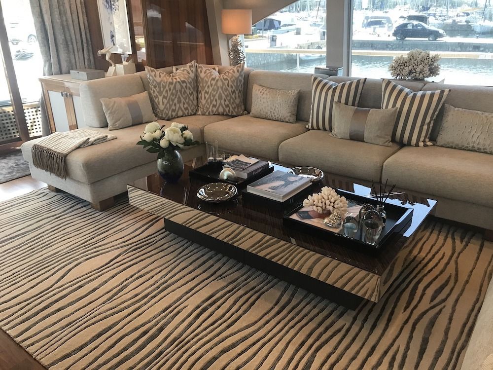 DRAGON Motor Yacht Main Saloon