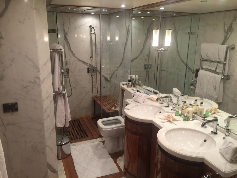 DRAGON Motor Yacht Master Bathroom