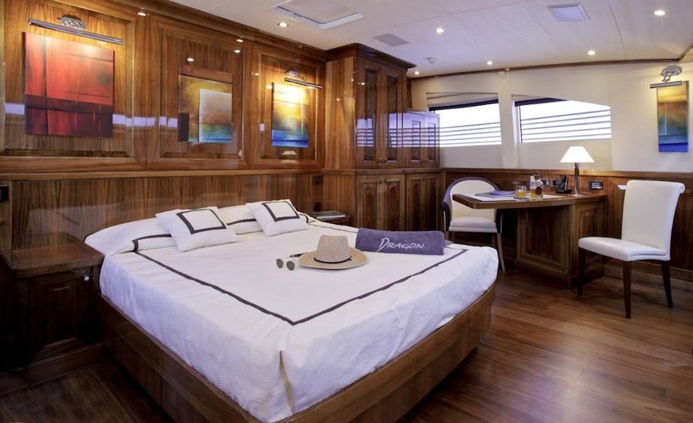DRAGON Motor Yacht VIP Cabin