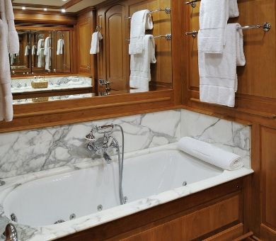 DRUMBEAT Alloy 53m Luxury Sailing Yacht Master Bathroom