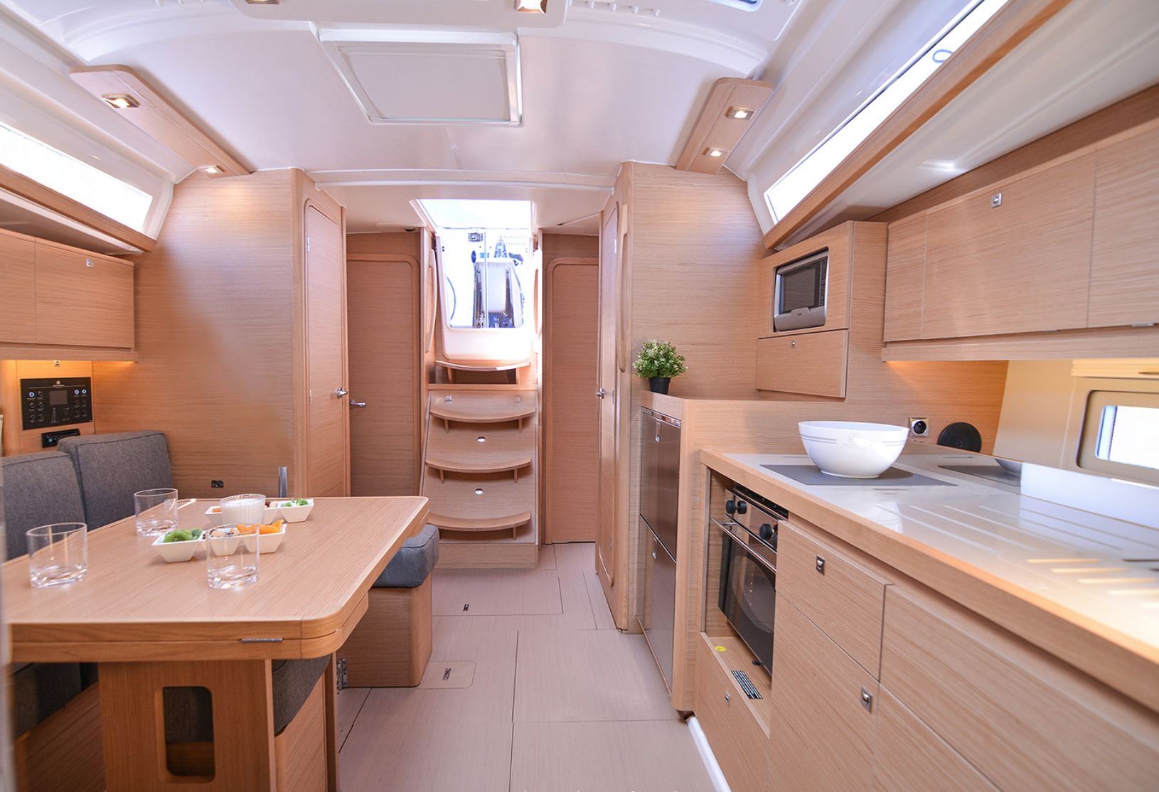 Dufour 390GL Salon