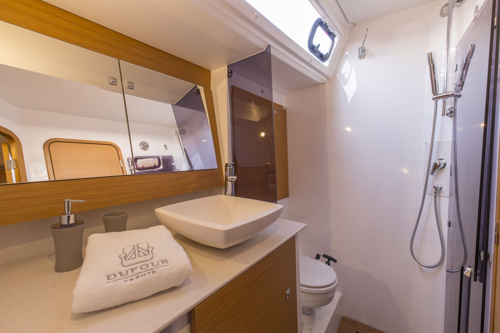 Dufour 520 Bathroom