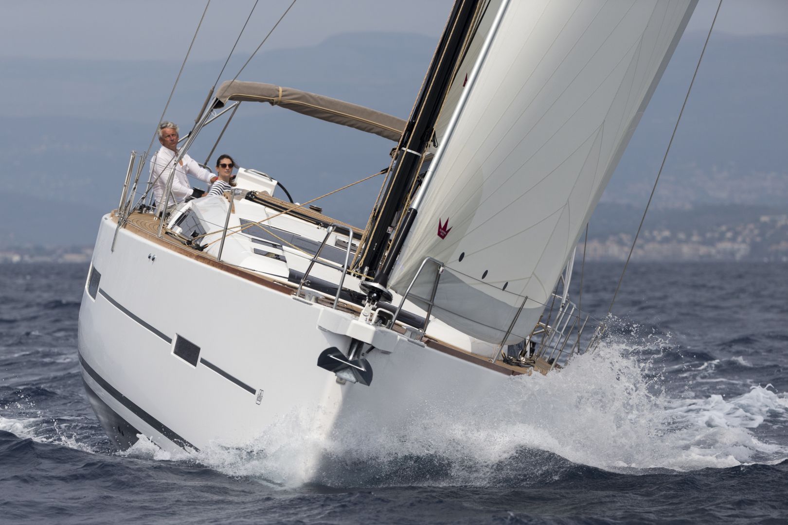 Dufour 520 Sailing