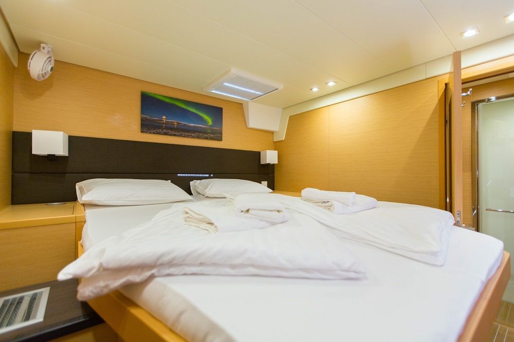 EAGLE OF NORWAY - Crewed Catamaran - Master
