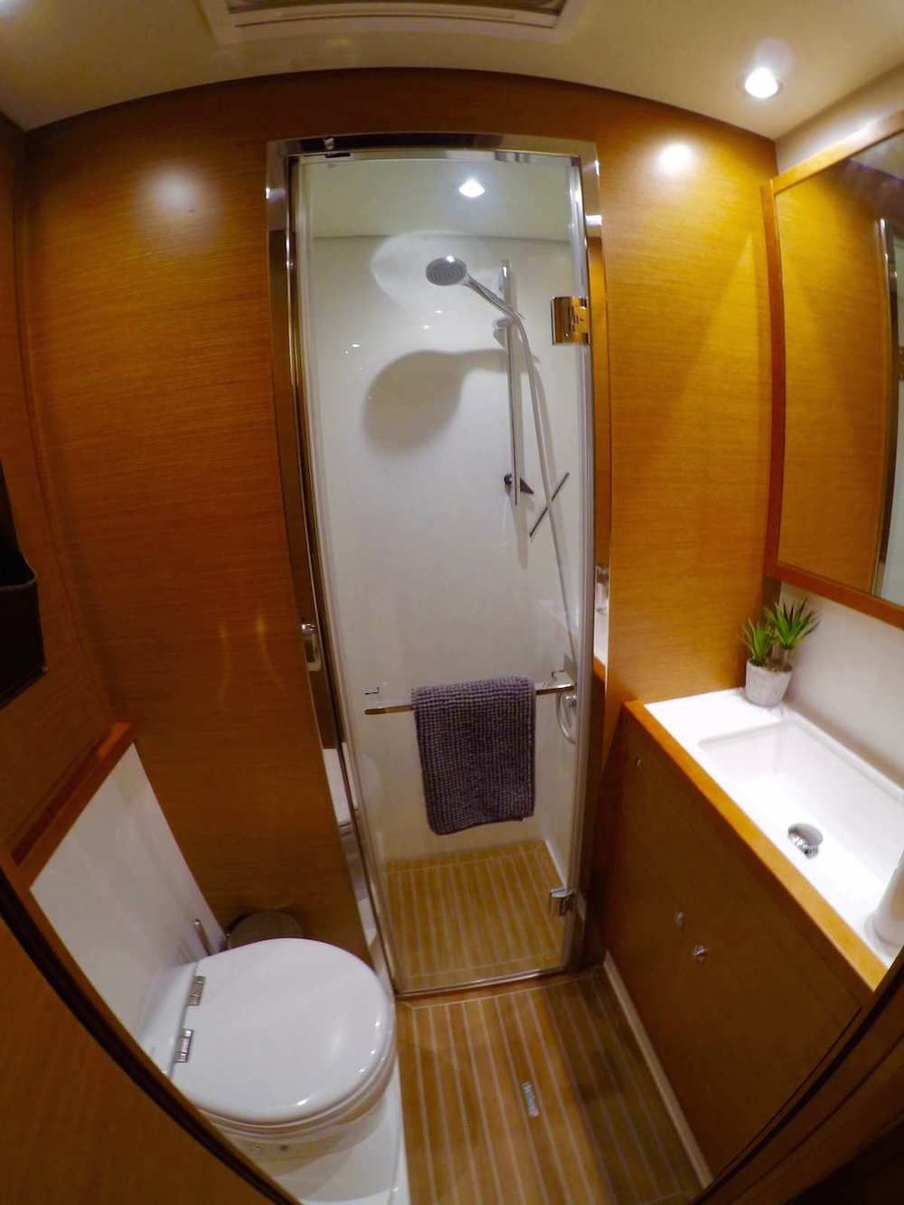 ECLIPSE - Bathroom
