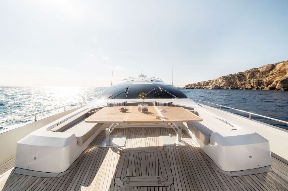 ELEVEN I Italcraft 90 Motoryacht Bow