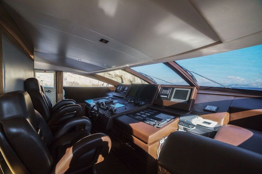 ELEVEN I Italcraft 90 Motoryacht Bridge