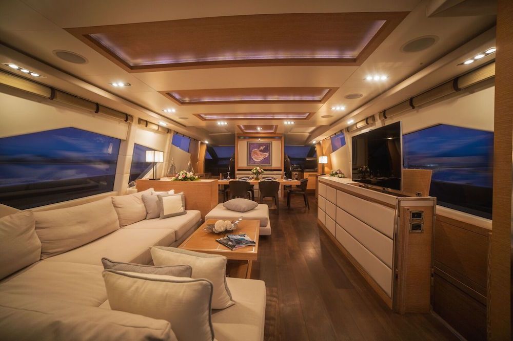 ELEVEN I Italcraft 90 Motoryacht Salon