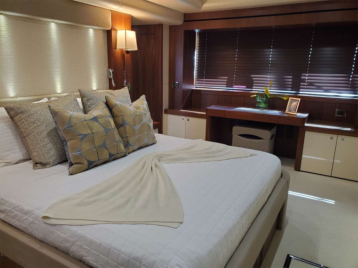 28m Sunseeker ELITE