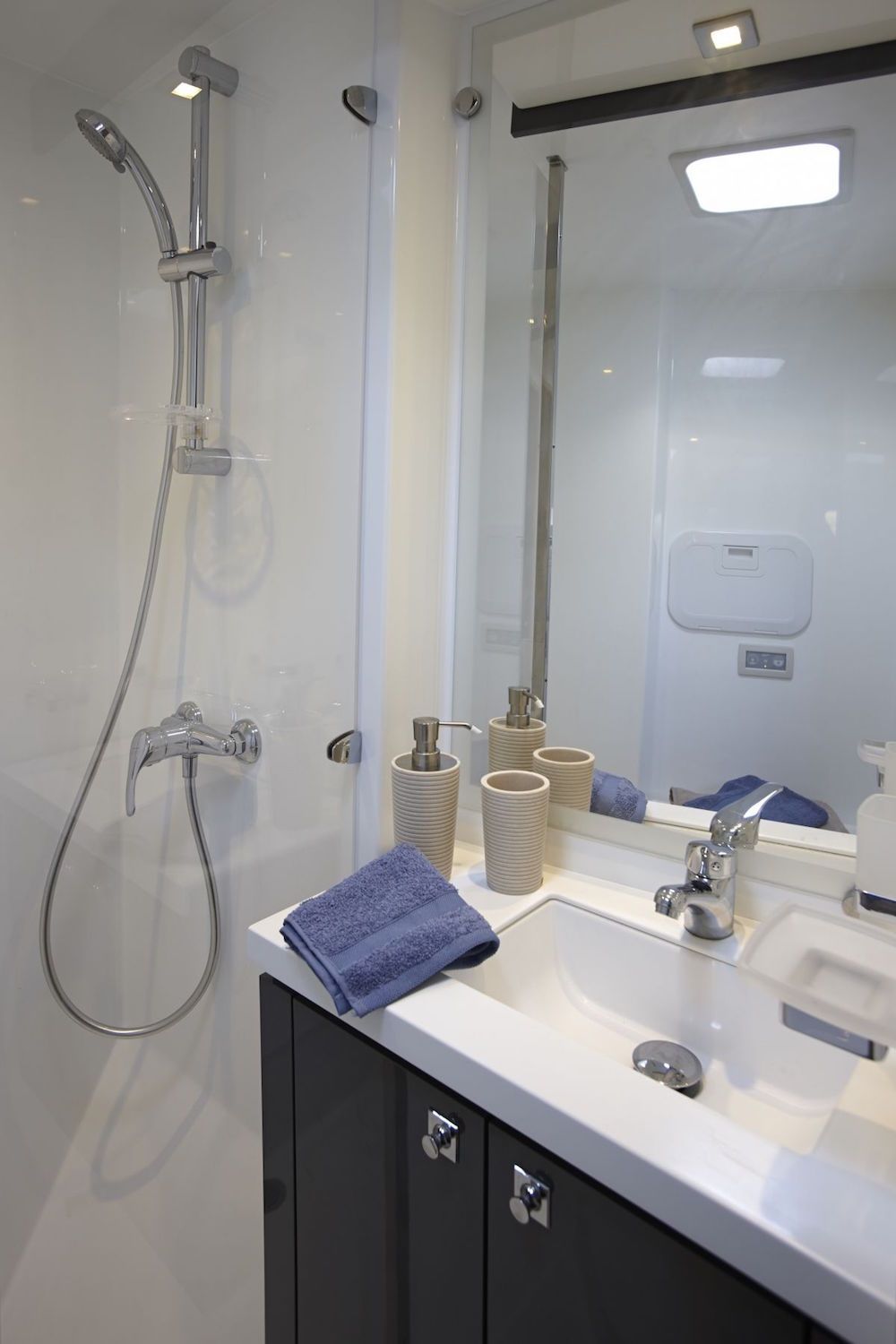 EXODUS - En-suite
