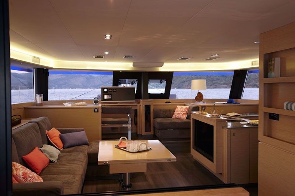 EXODUS - Roomy Salon