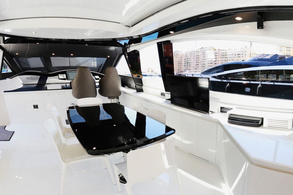 FORZA 8 Saloon