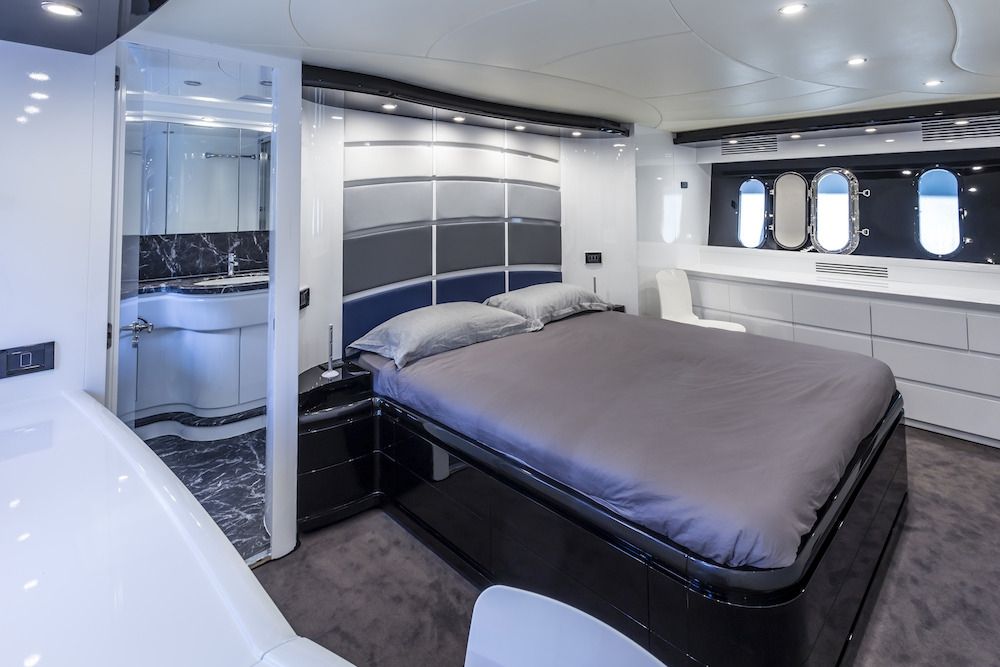 FORZA 8 Master Stateroom