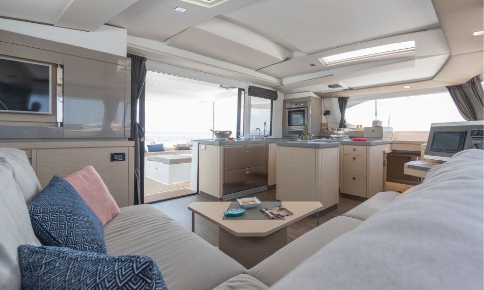 Fountaine Pajot Saona 47 Saloon