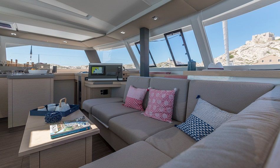 Fountaine Pajot Astrea 42 Salon
