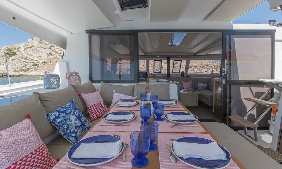 Fountaine Pajot Astrea 42 Dining