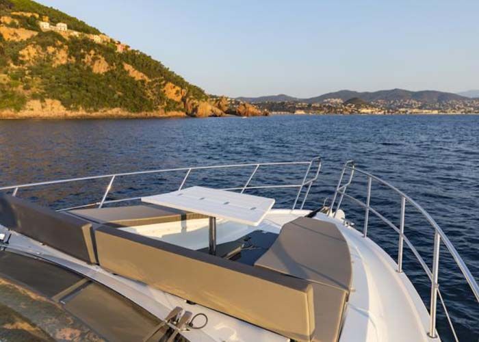 Galeon 460 Flybridge - Deck