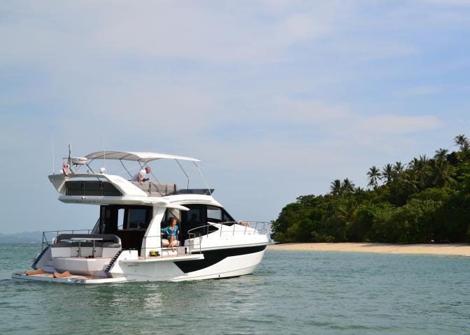 Galeon 460 Flybridge - Sailing