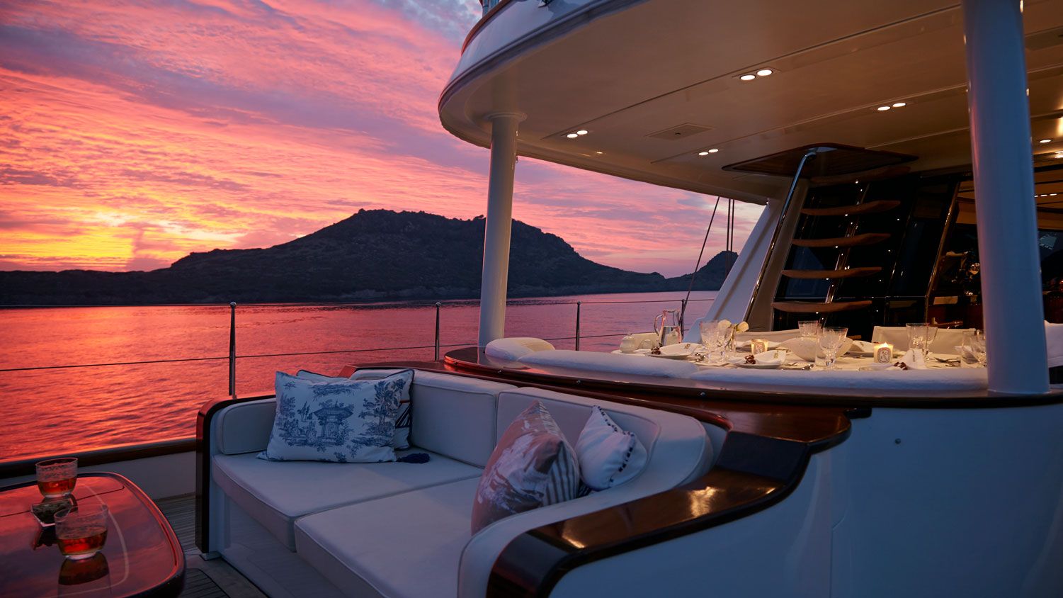 GLORIOUS II Aft Seating