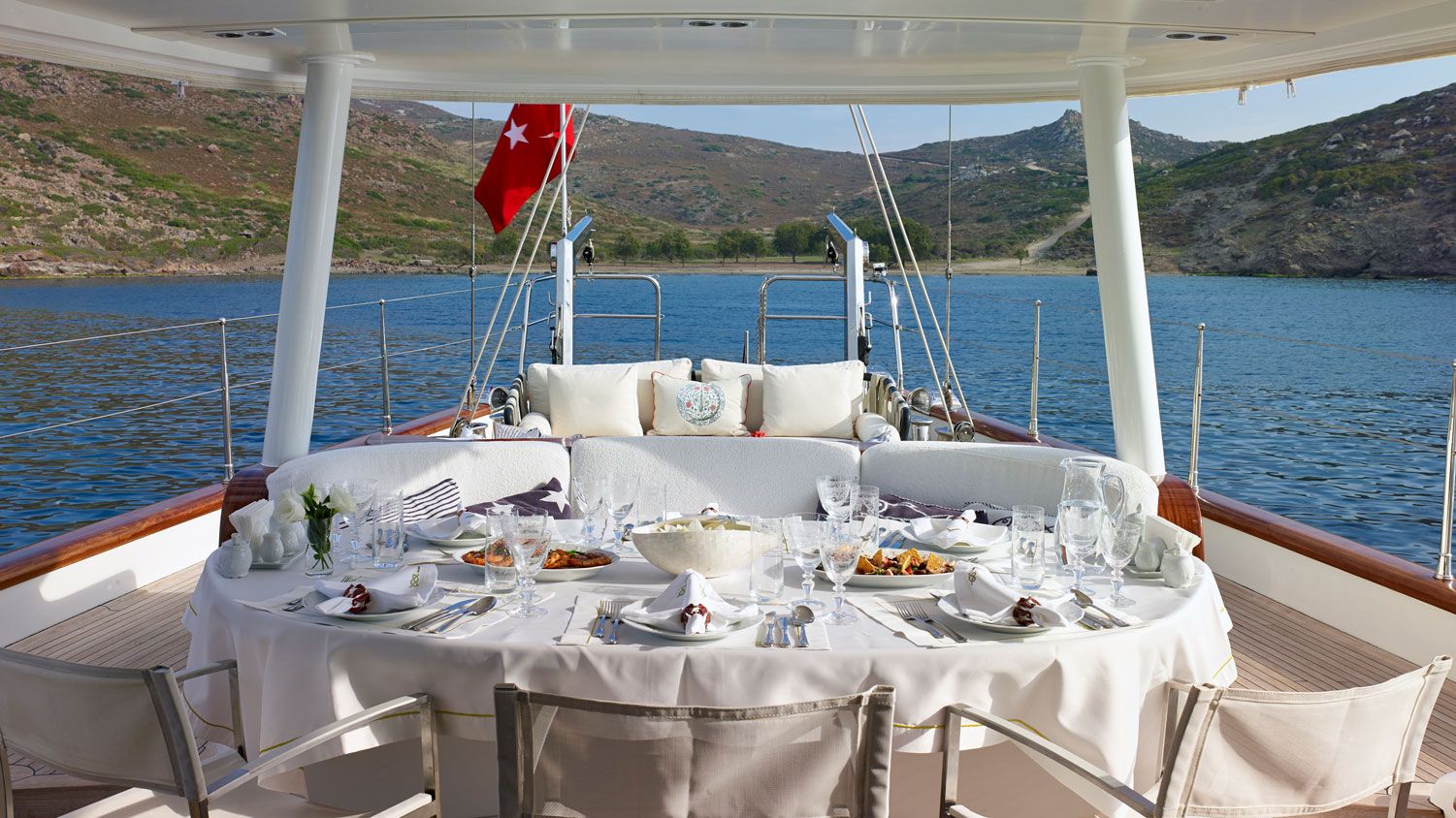 GLORIOUS II Aft Seating