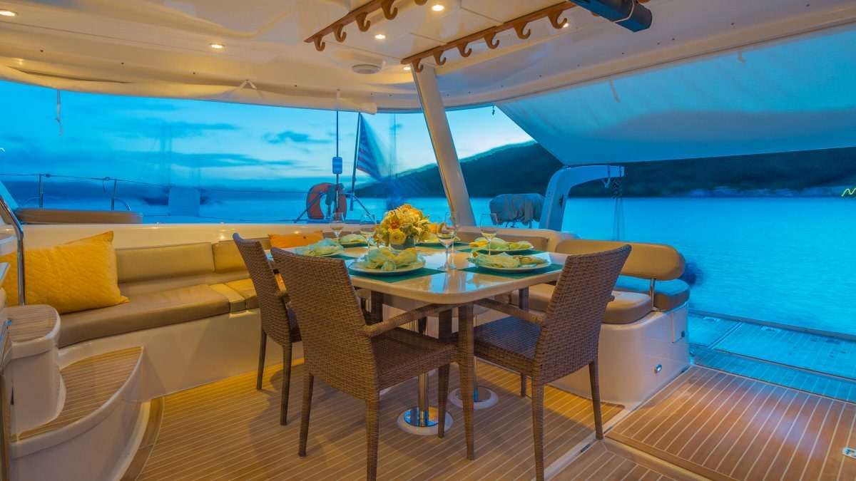 GOOD VIBRATIONS - Lagoon 620 Alfresco Dining