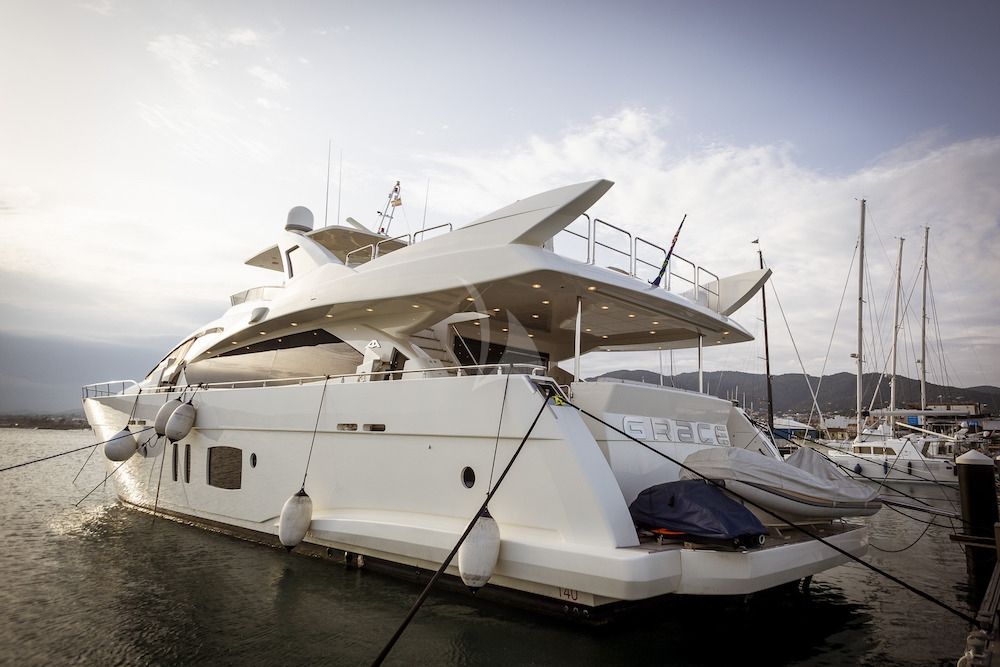 GRACE - Exterior