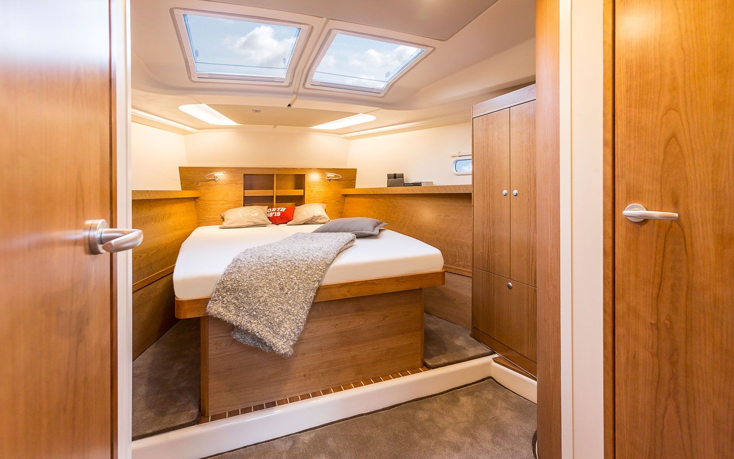 Hanse 455 Forward Cabin