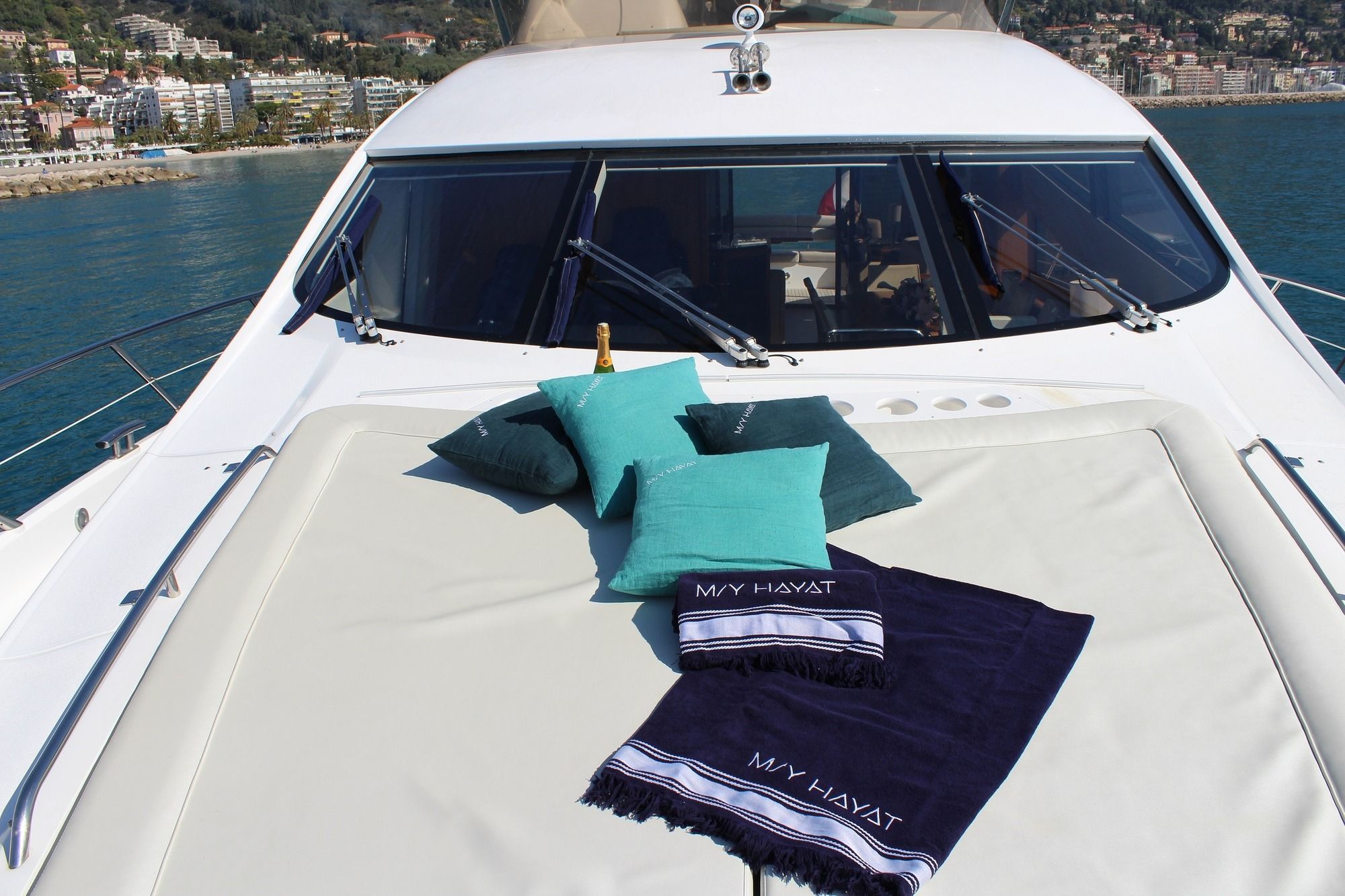 HAYAT Sunseeker 22m Bow
