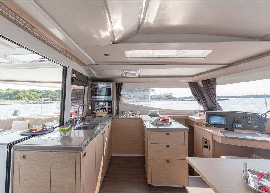 Helia 44 - Galley
