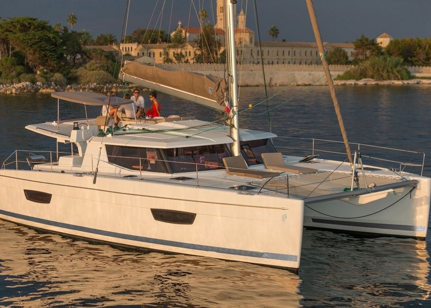 Helia 44 - Sailing