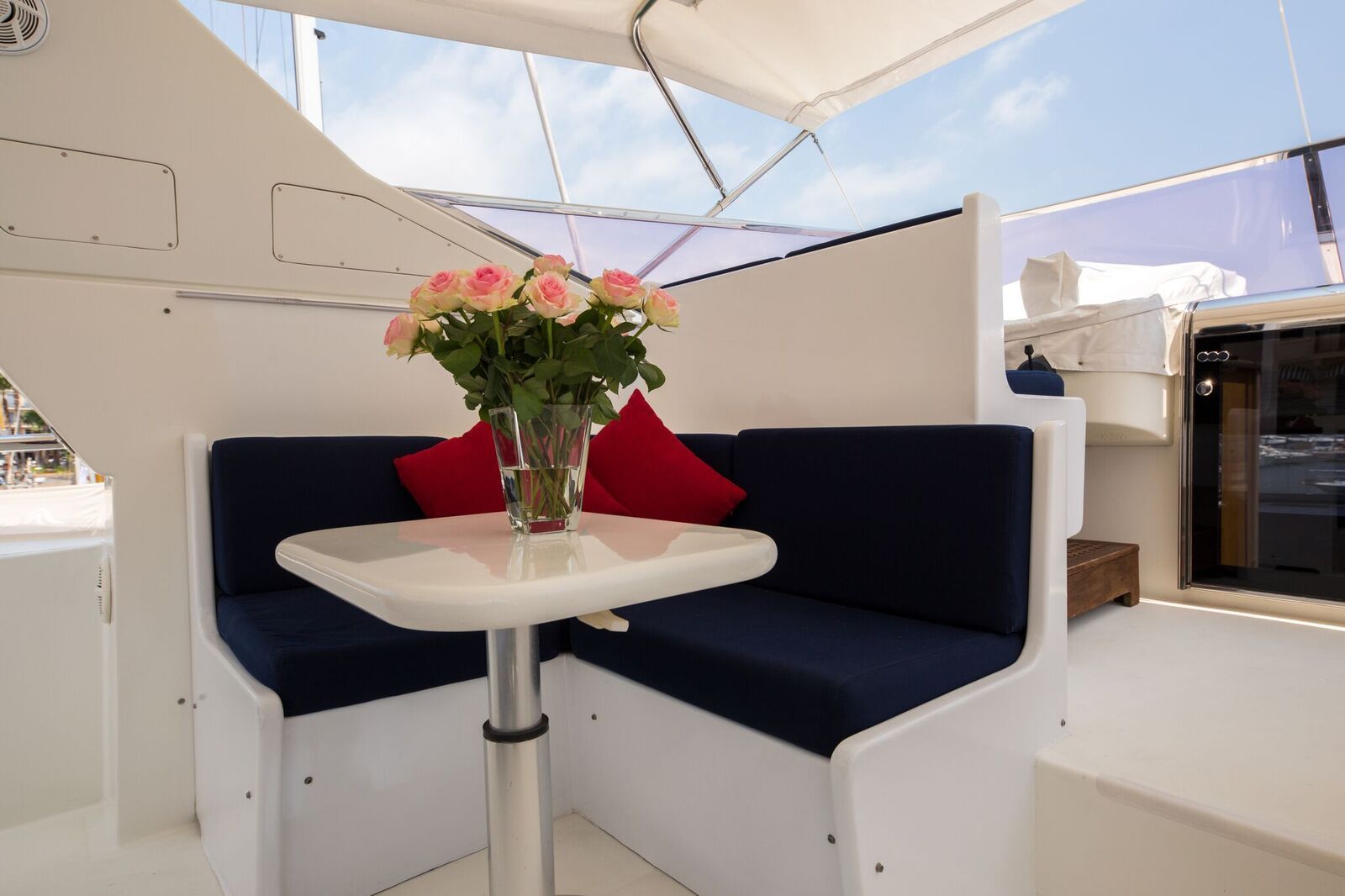 INDULGENCE OF POOLE Mangusta 86 Luxury Superyacht Flybridge
