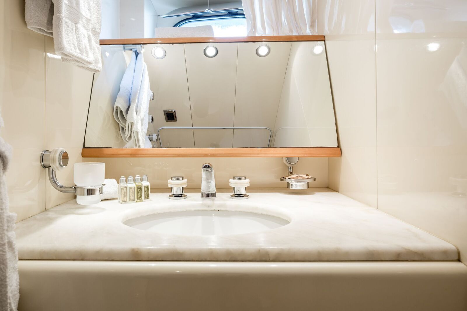 INDULGENCE OF POOLE Mangusta 86 Luxury Superyacht Bathroom