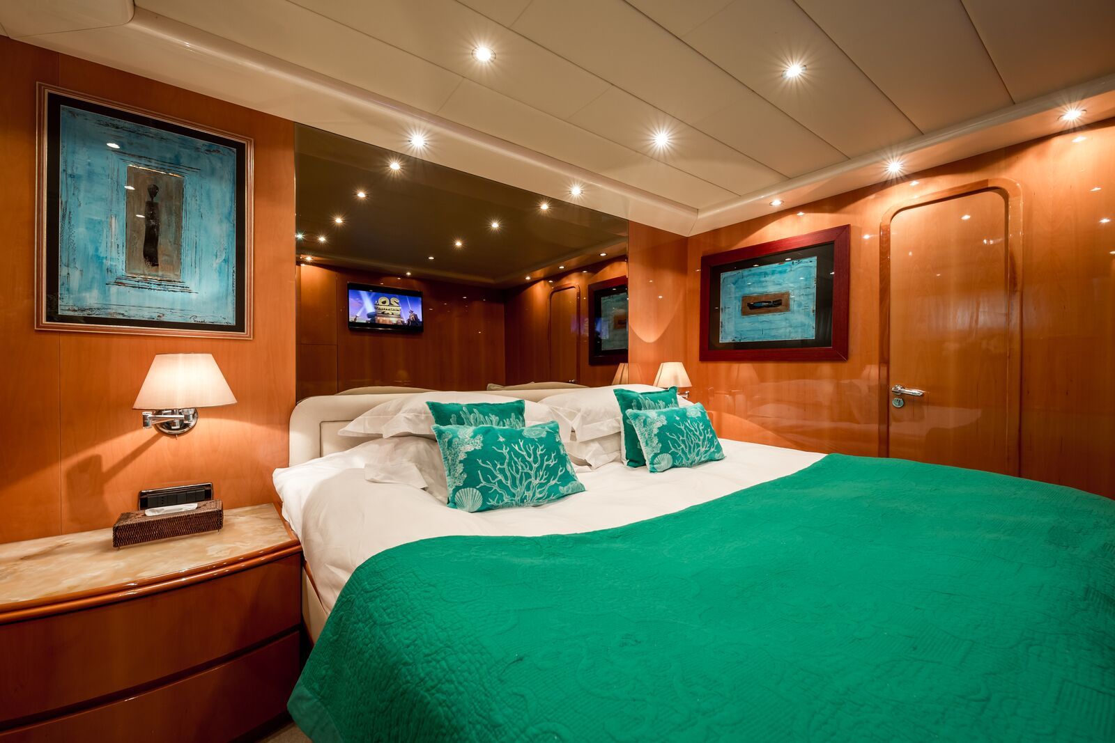 INDULGENCE OF POOLE Mangusta 86 Luxury Superyacht VIP Cabin