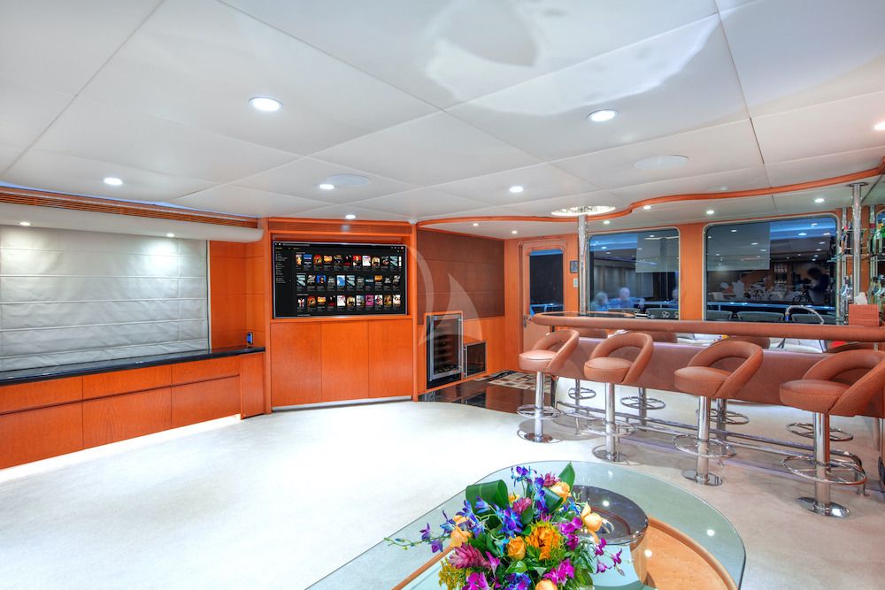 ISLAND HEIRESS Salon