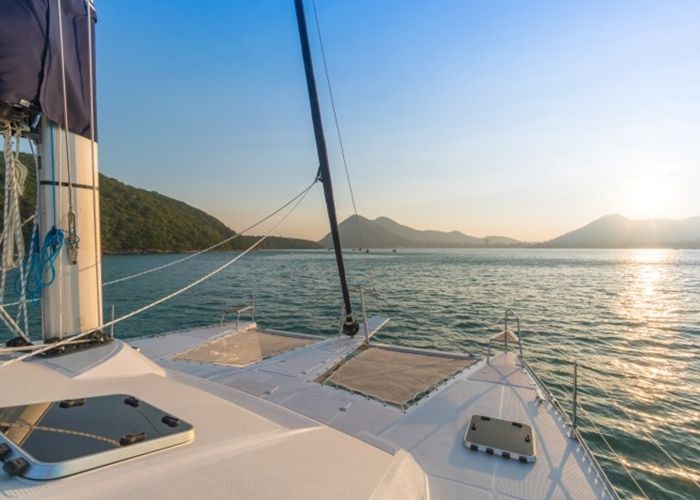 Island Spirit - Sailing