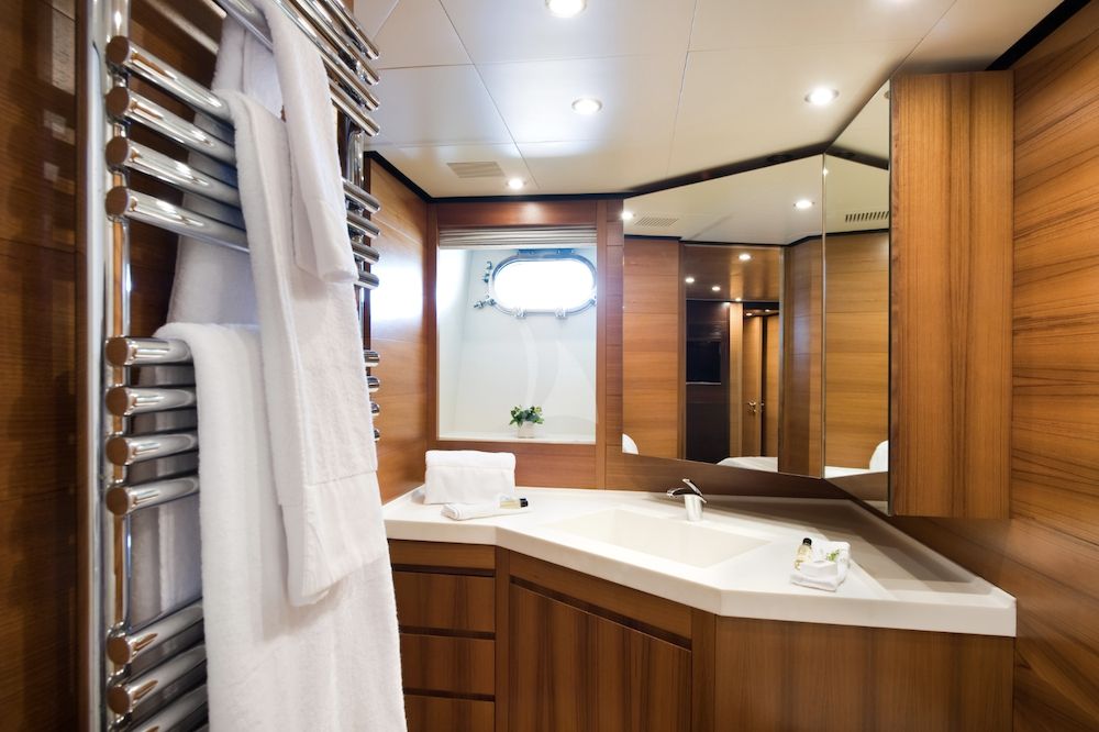 Master cabin bathroom