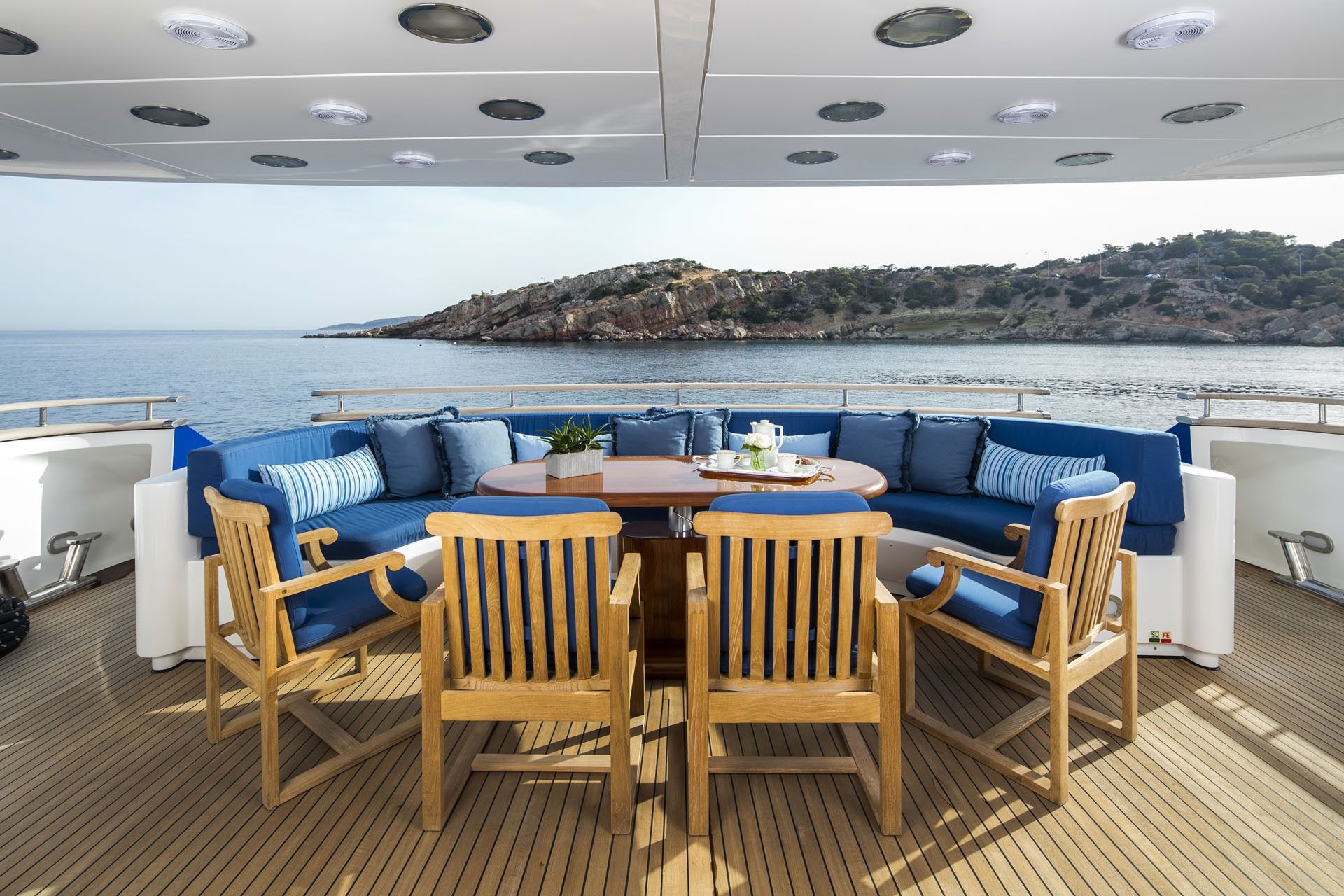 JAAN Intermarine SPA 138 Main Aft