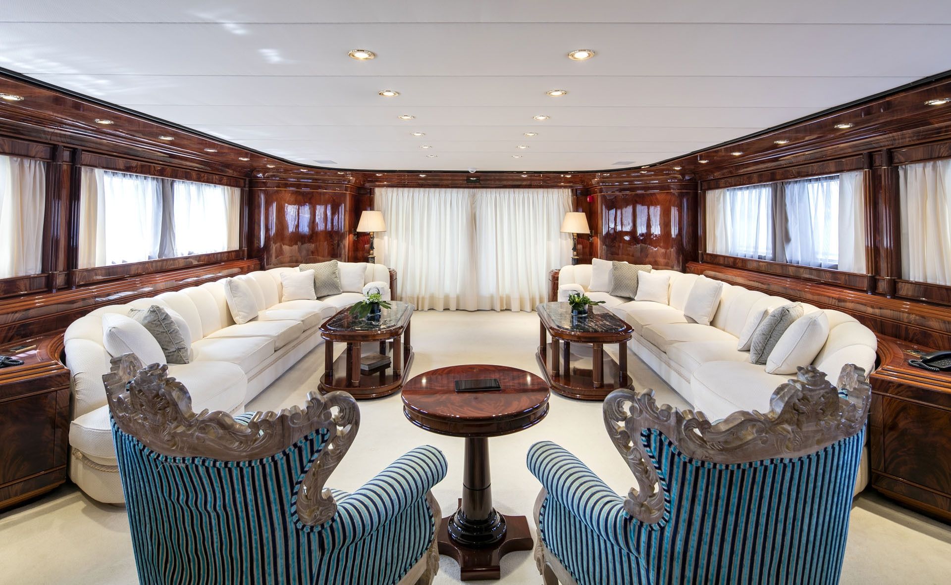 JAAN Intermarine SPA 138 Salon