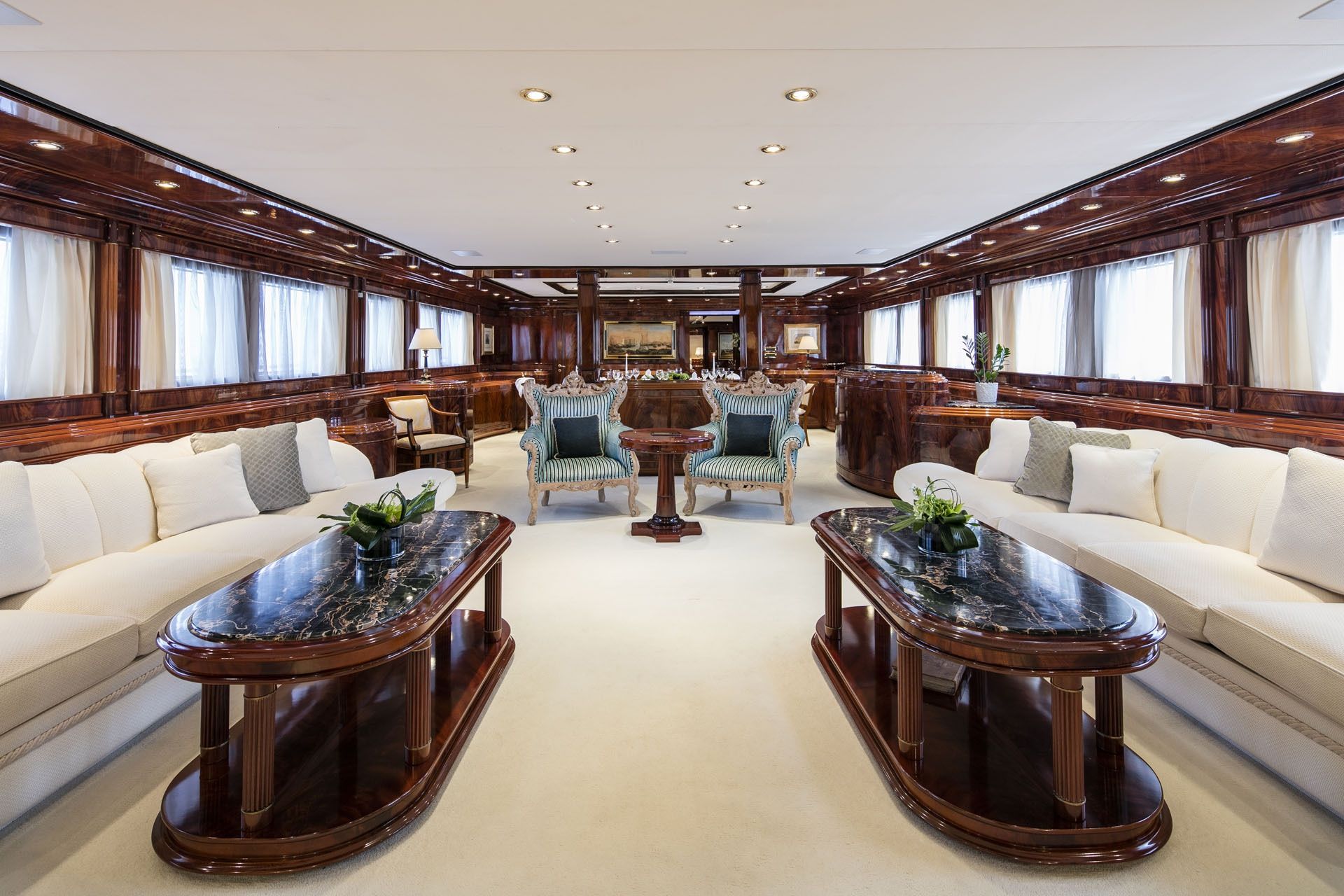 JAAN Intermarine SPA 138 Salon